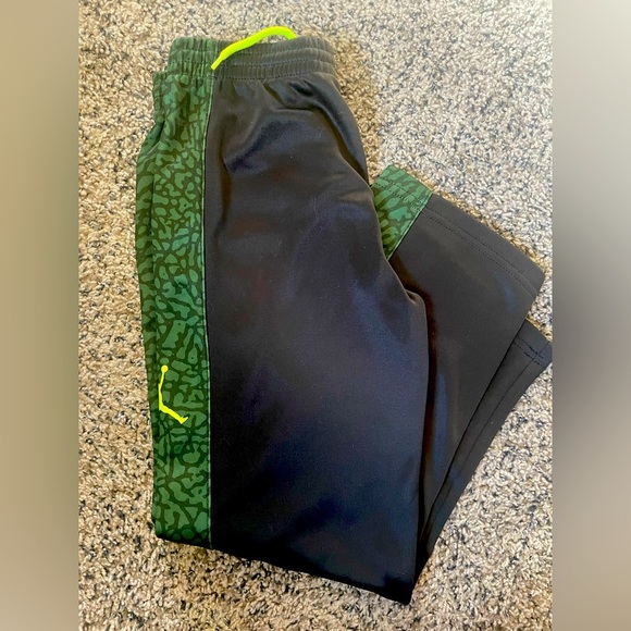 Nike Therma-Fit boys pants - Picture 1 of 4